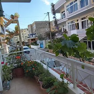 honey-apartment-near-port-of-saranda.albaniahotels.org/